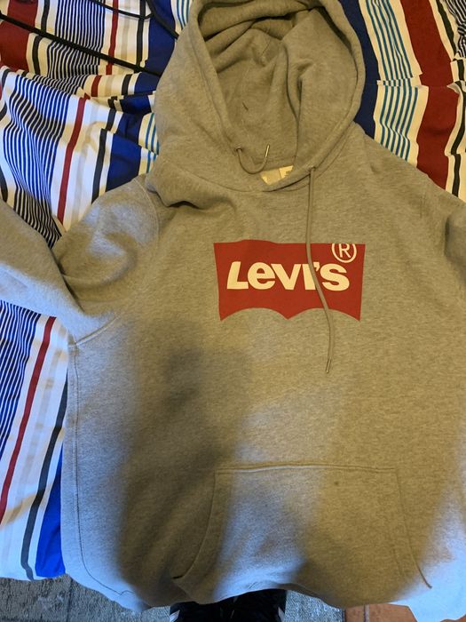 Boas pecas de roupa e usado uma vez