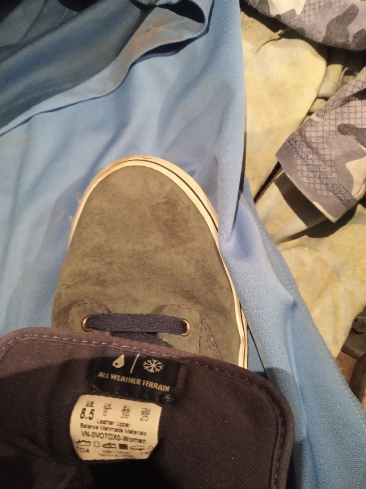 Buty welur Vans 40