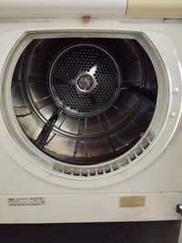 Máquina de secar roupa AEG
