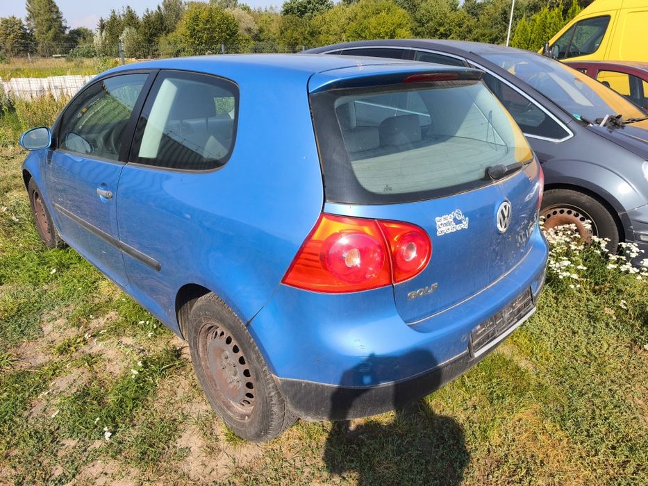 4 auta na części