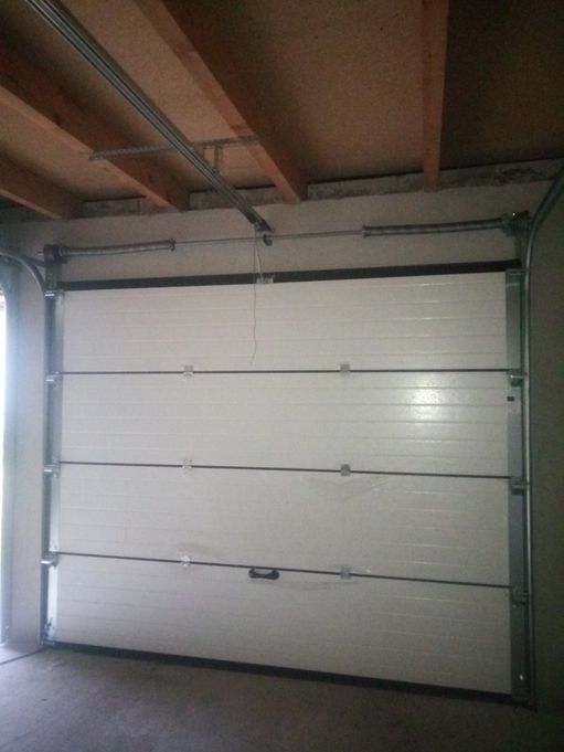 Brama garażowa segmentowa rolowana z napędem
