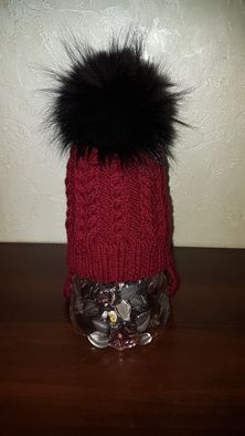 Новая шапочка зимняя с натуральным помпоном чернобурки