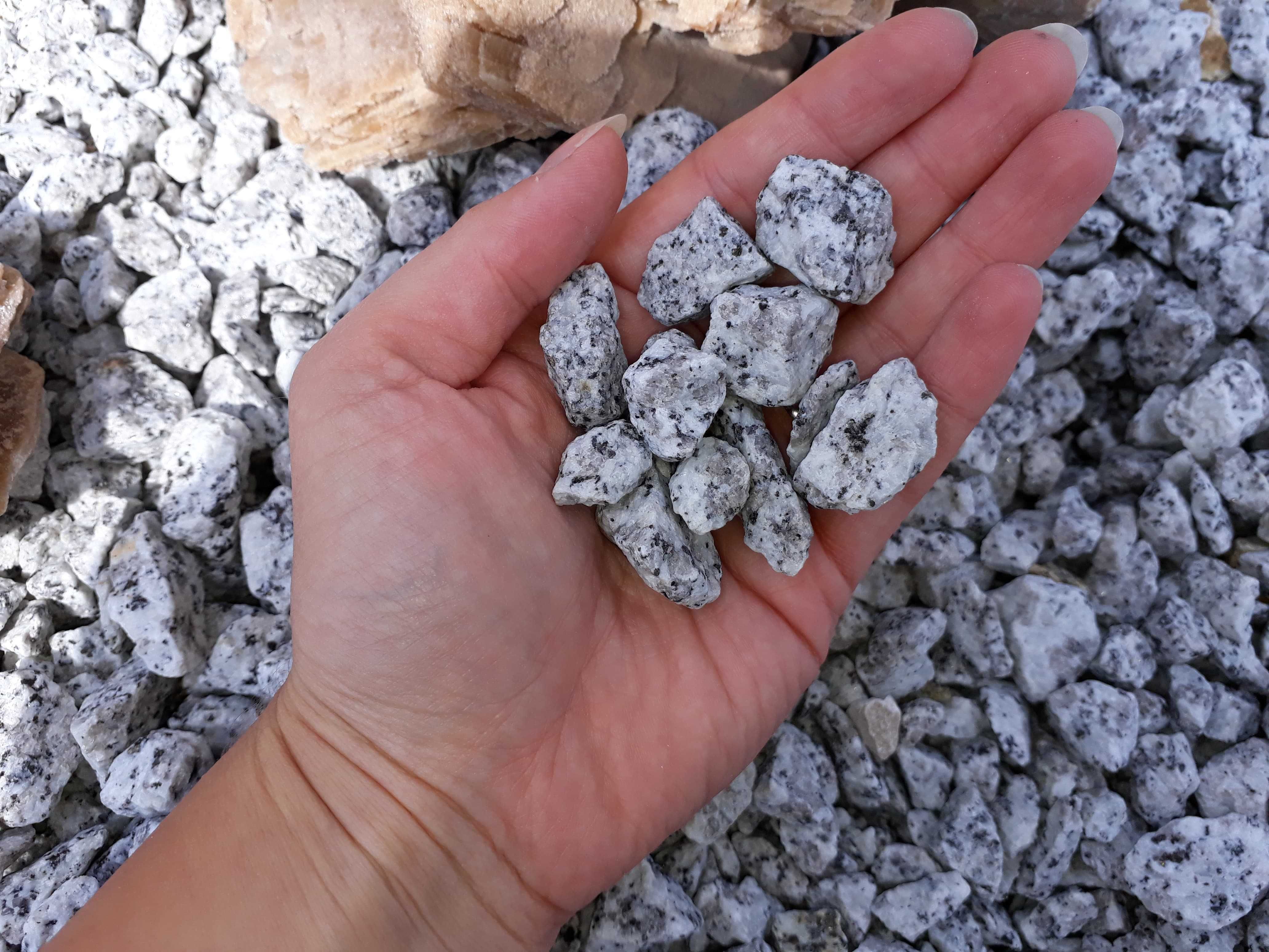 kamień grys granitowy do wysypania wokół grobu-wysyłka 0zł worek 25 kg