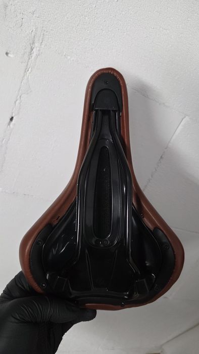 Siodełko skórzane Fido