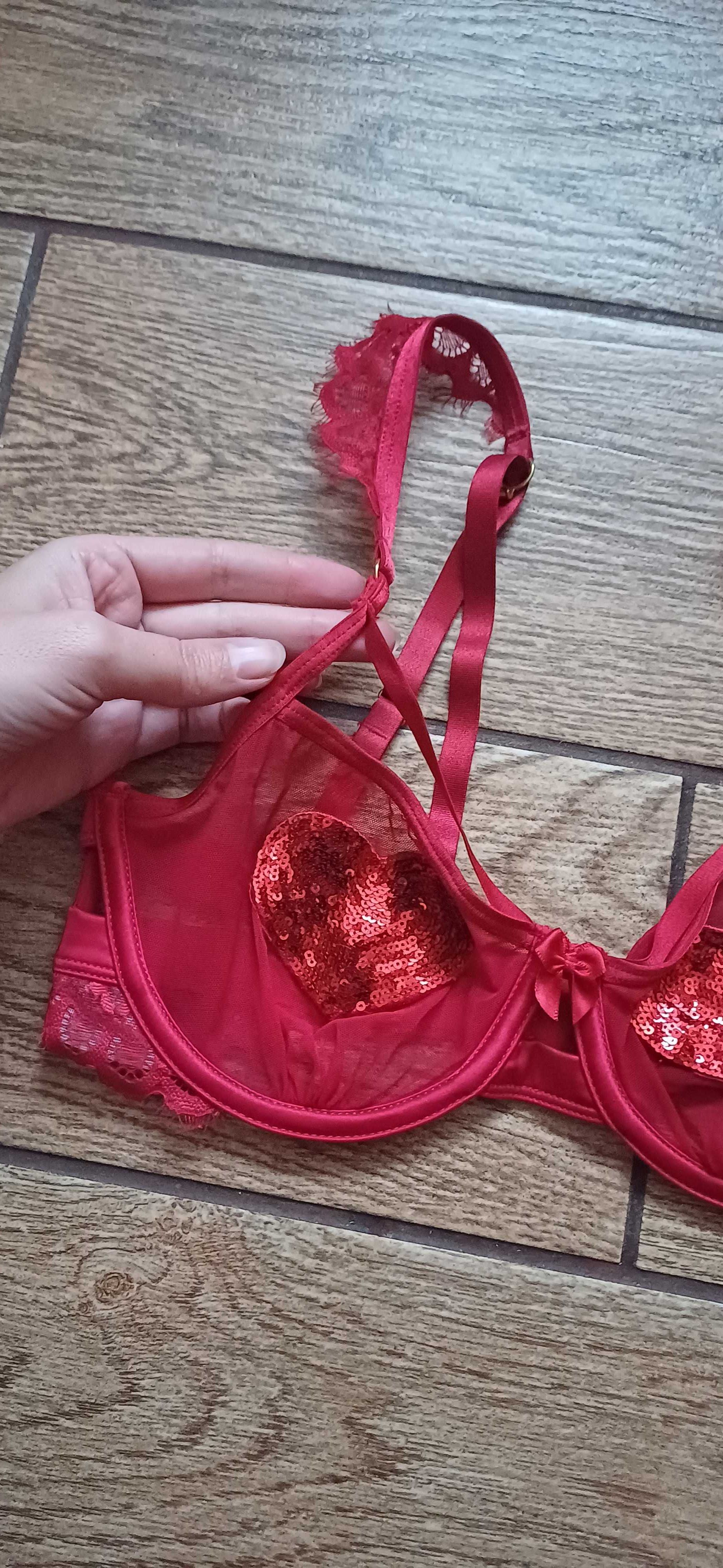 Czerwony biustonosz Private Collection by Hunkemöller w r. 70 C