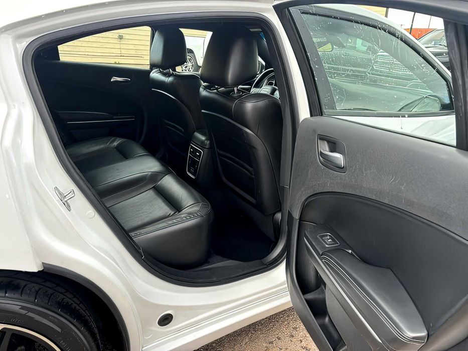 Dodge Charger      2019