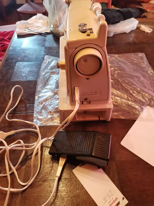 Maszyna do szycia Łucznik 884 walizkowa