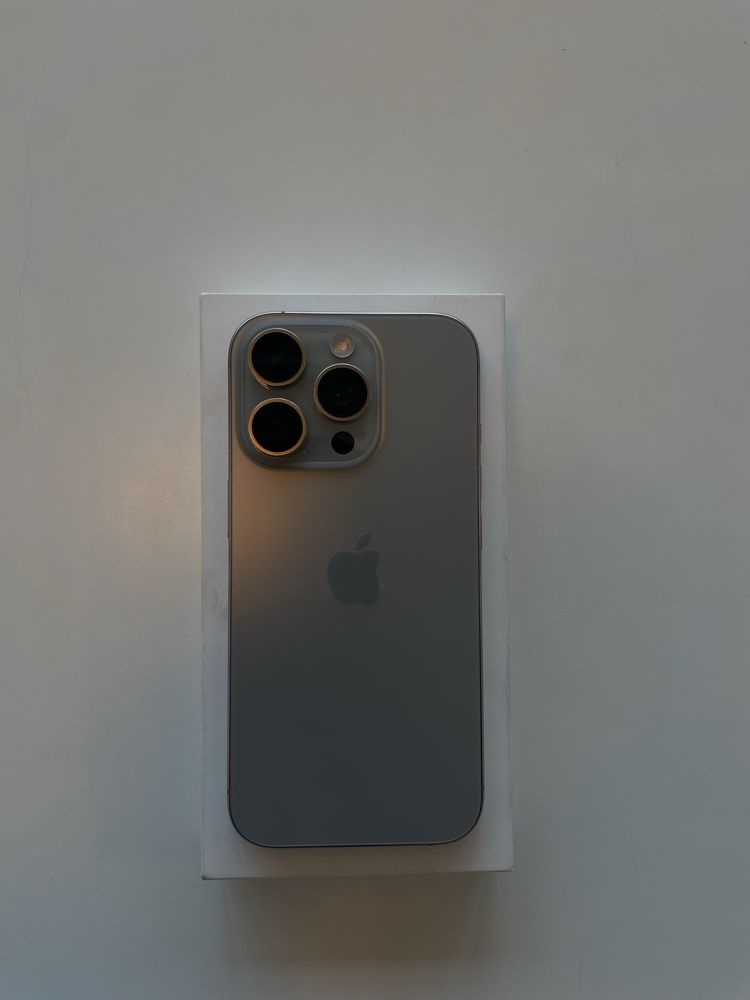 iPhone 16 Pro 256GB Natural Titanium - Como Novo, com Garantia