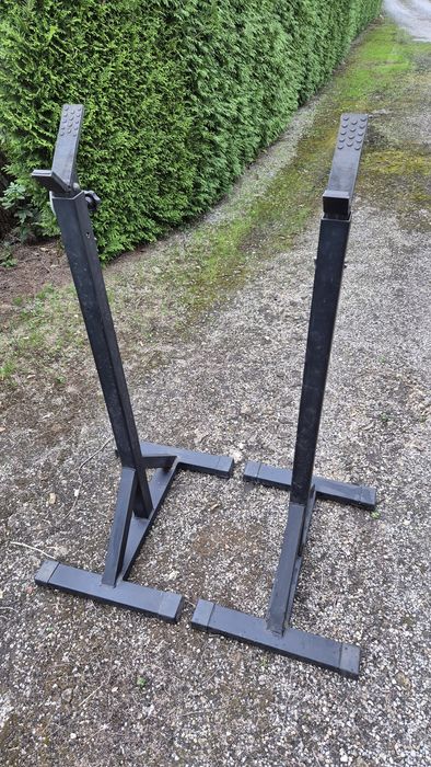 Stojaki pod sztangę.