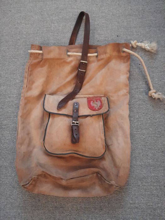 Plecak z naszywką z orzełkiem z lat 50 tych kolekcjonerski