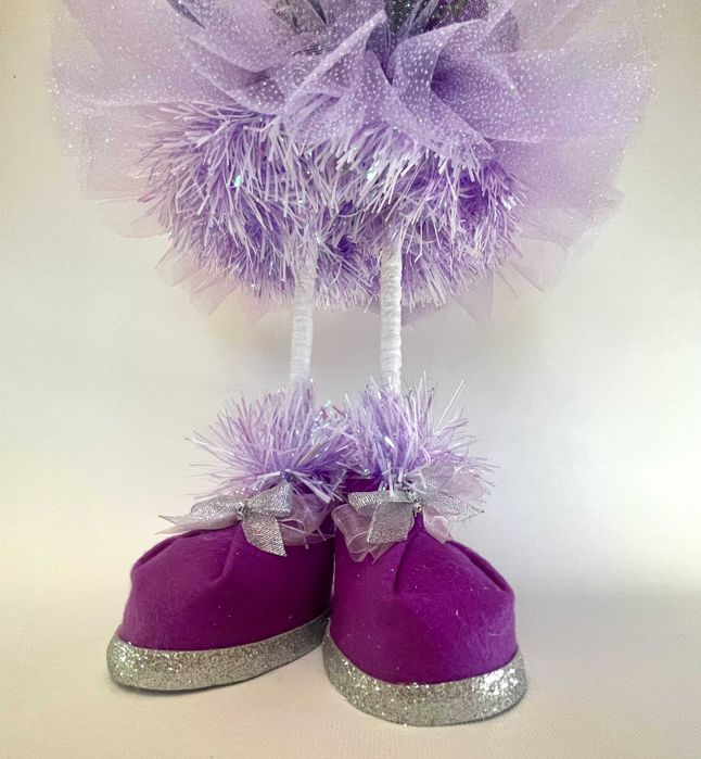 Декоративна інтер'єрна різдвяна ялинка на ніжках ручної роботи