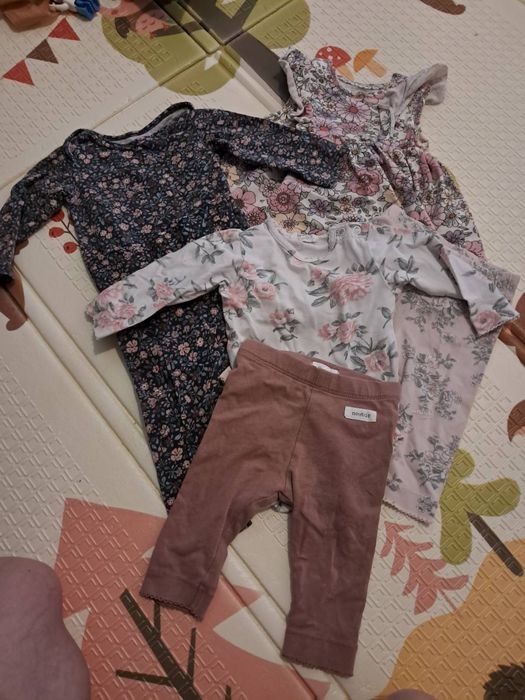 Ubranka dla niemowląt 2 - 4 miesiąc