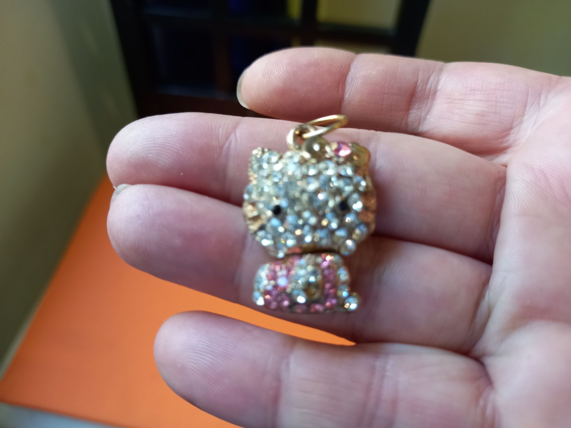 Hello Kitty medalha - ofereço porta chaves