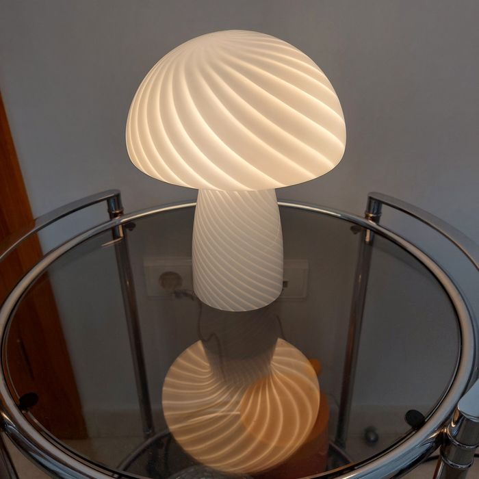 Mushroom Swirl table lamp