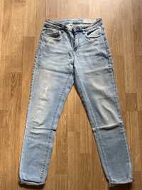 Spodnie dżinsowe r. 38