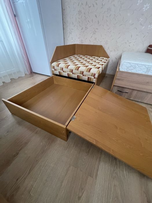 Диван Кубік Рубік  і килим