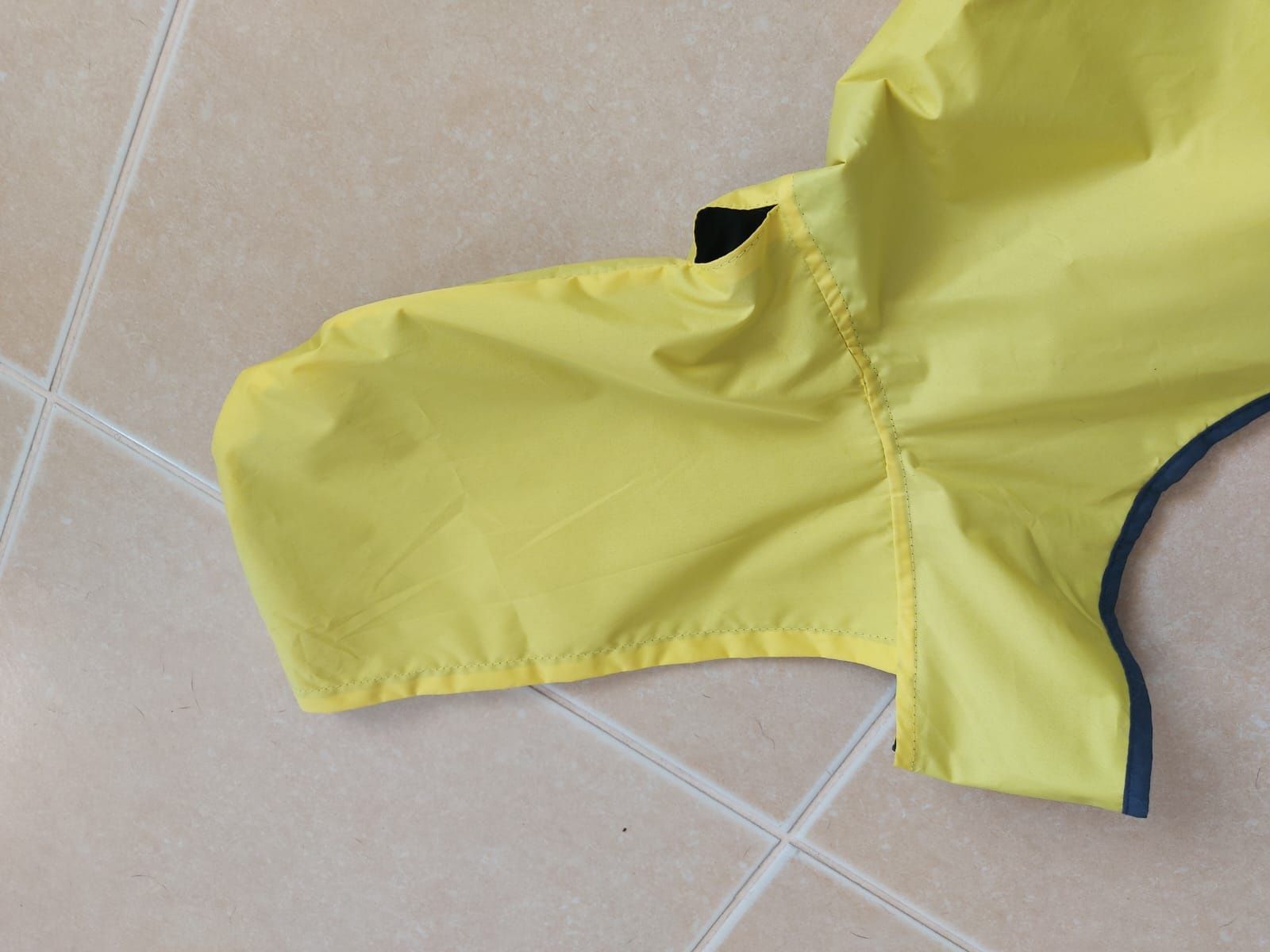 Capa impermeável para cão médio porte