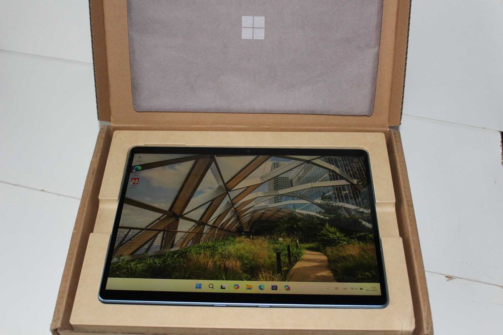 Microsoft Surface Pro 9 i5/8Gb/128Gb/1Tb