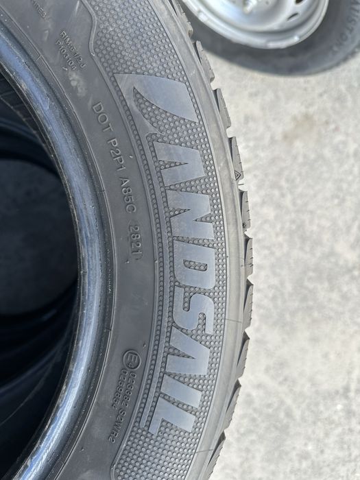 Комплект зимової гуми 215/60 R16 2021р