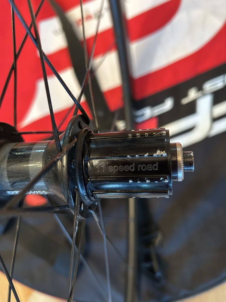Koła FFWD Fast Forward carbon 45mm dt swiss 240 S