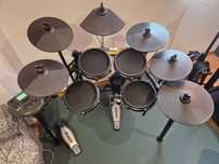 Bateria digital elétrica alesis nitro mesh kit com 3 pratos extras