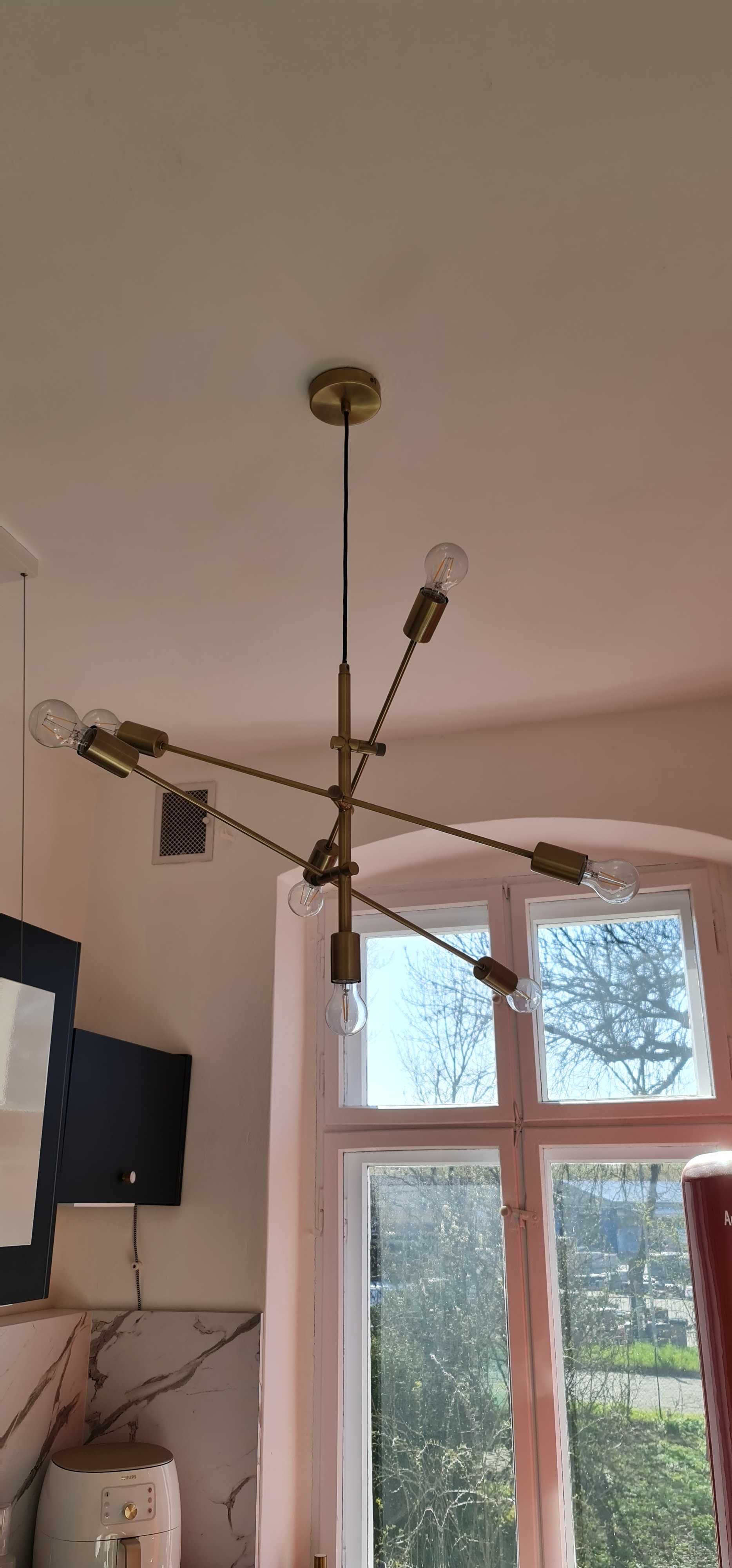 Żyrandol,  lampa wiszącą