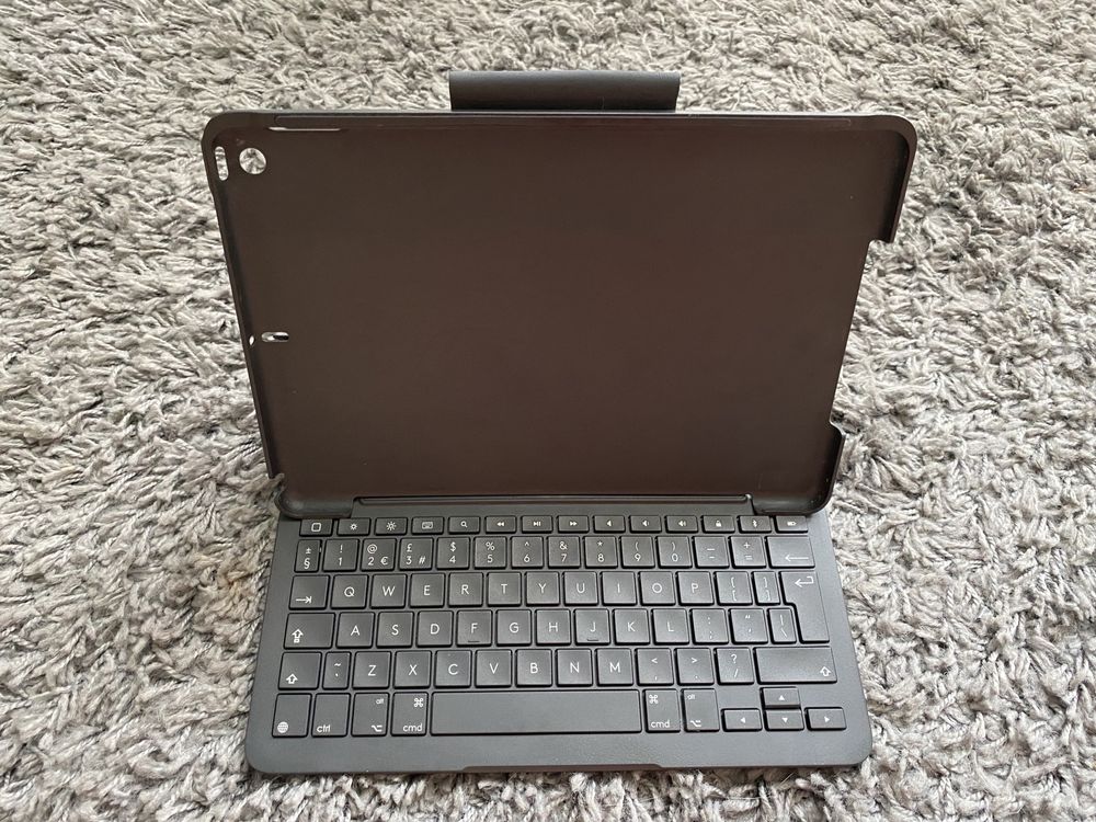 Slim folio iPad 10.2 cala