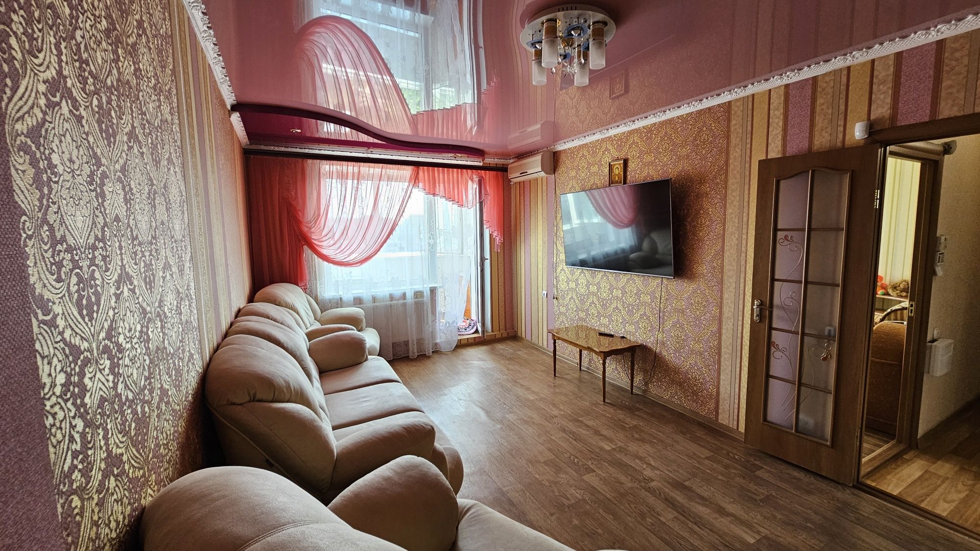 Продам 2к квартиру Жадова з ремонтом  та меблями