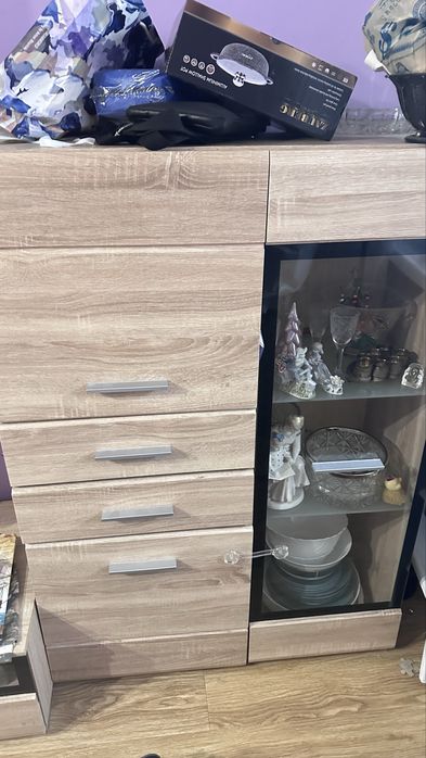 Стінка для вітальні,буфет,комод під телевізор,диван,ліжко,