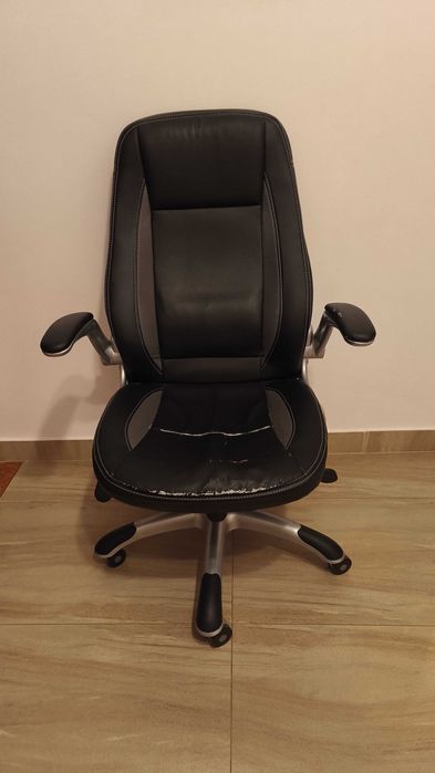 Fotel obrotowy na kółkach biurowy, czarny