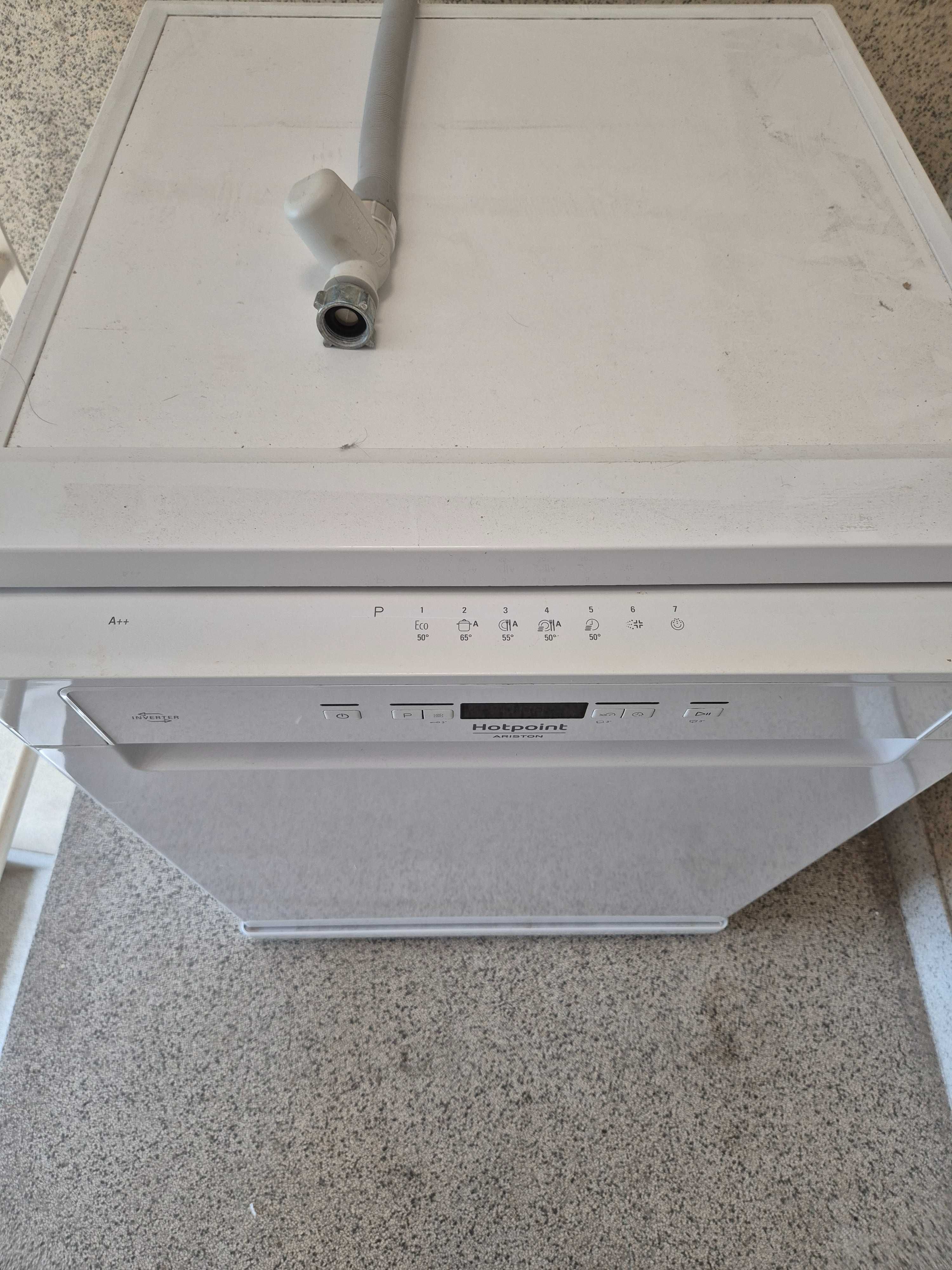Vendo maquina de lavar loiça Hotpoint (avariada).