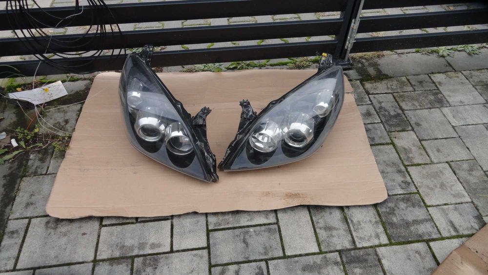 Lampy Przednie Opel Vectra C LIFT czarne Komplet Demontaż lampa