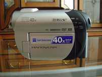 Продам цифровую видеокамеру "SONY" DCR-DVD106E