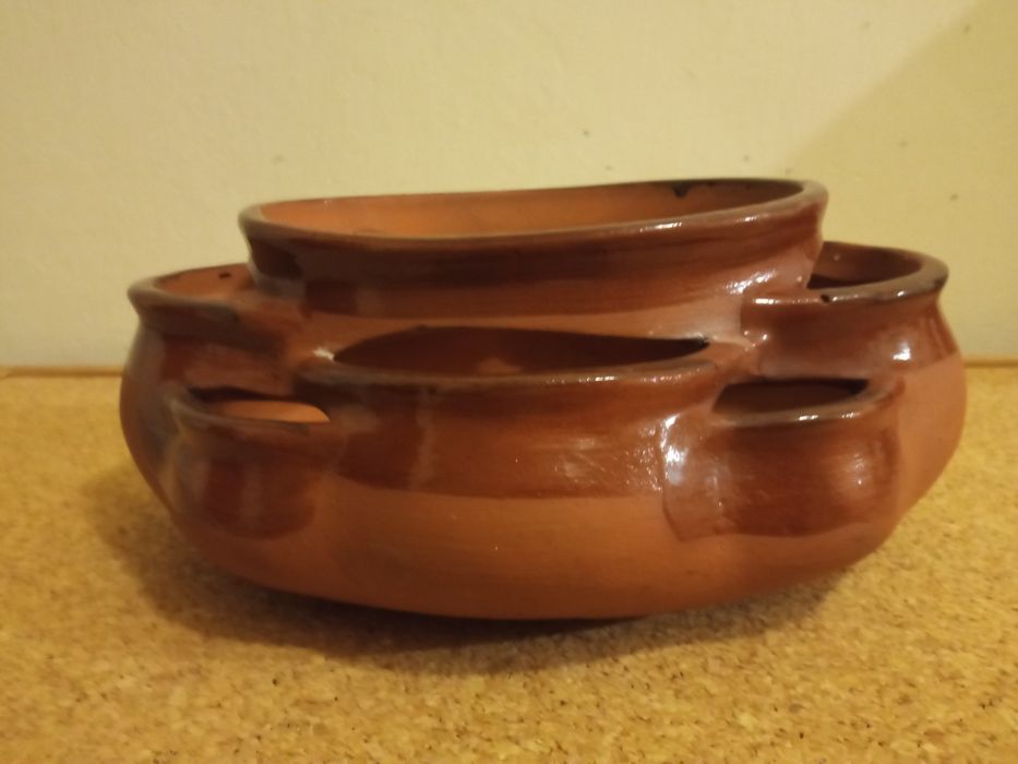 Owalna doniczka gliniana