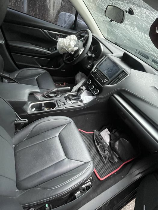 Продам Subaru impreza 2017 год , после дтп