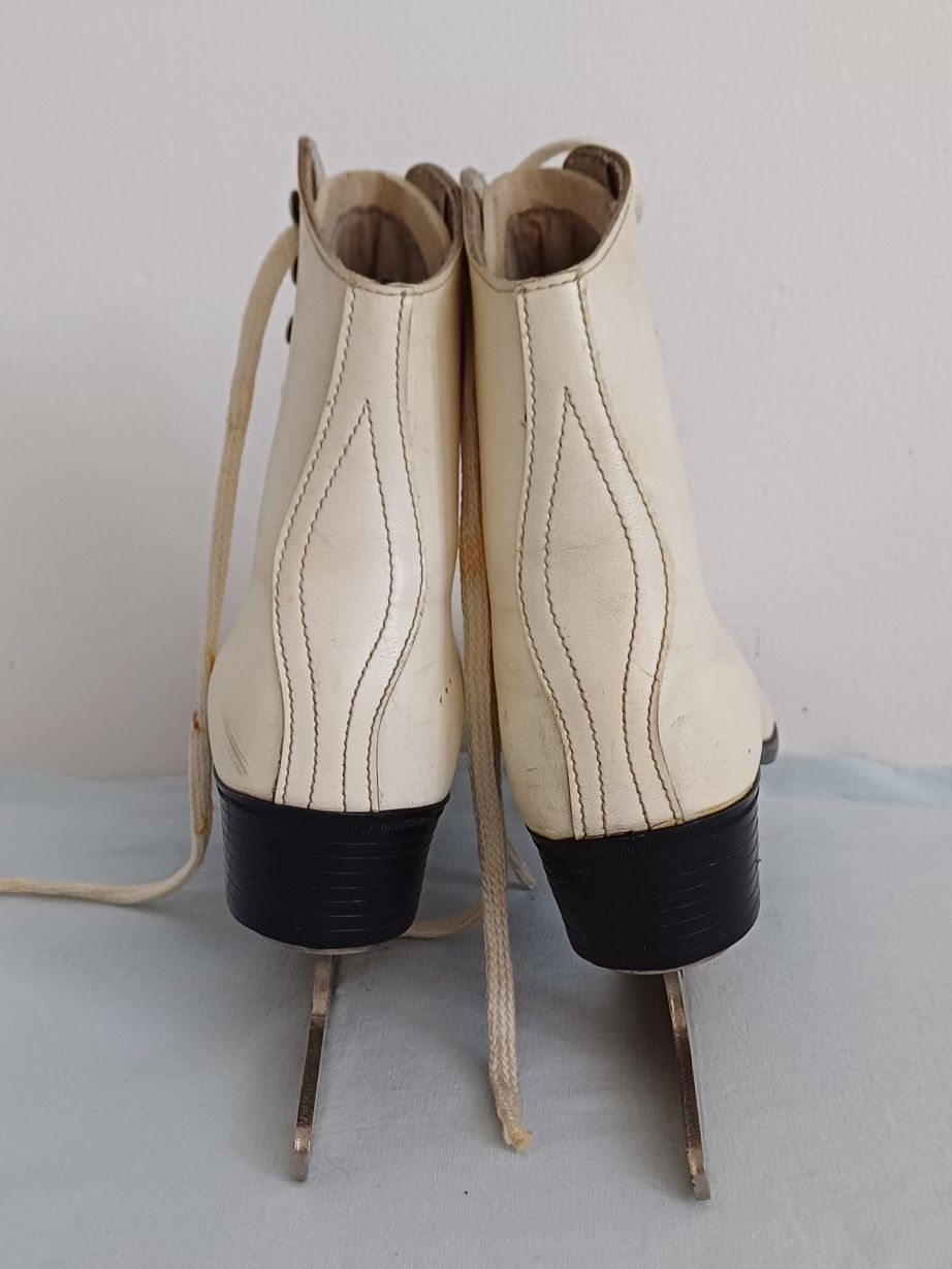 Białe łyżwy figurowe dziewczęce r. 33 skórzane