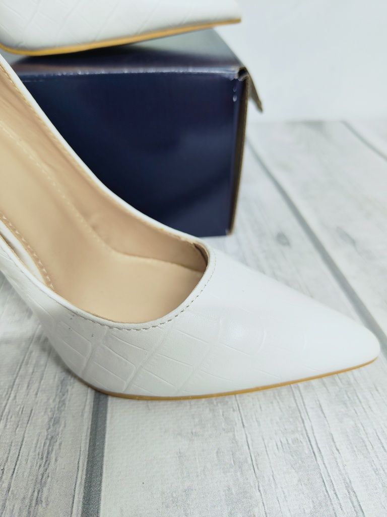 Białe szpilki buty na obcasie czółenka wesele ślubne nowe rozmiar 38