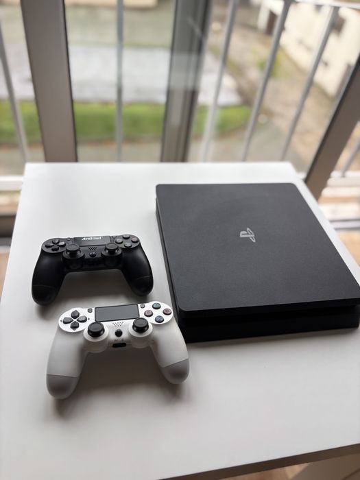 Playstation 4 Slim