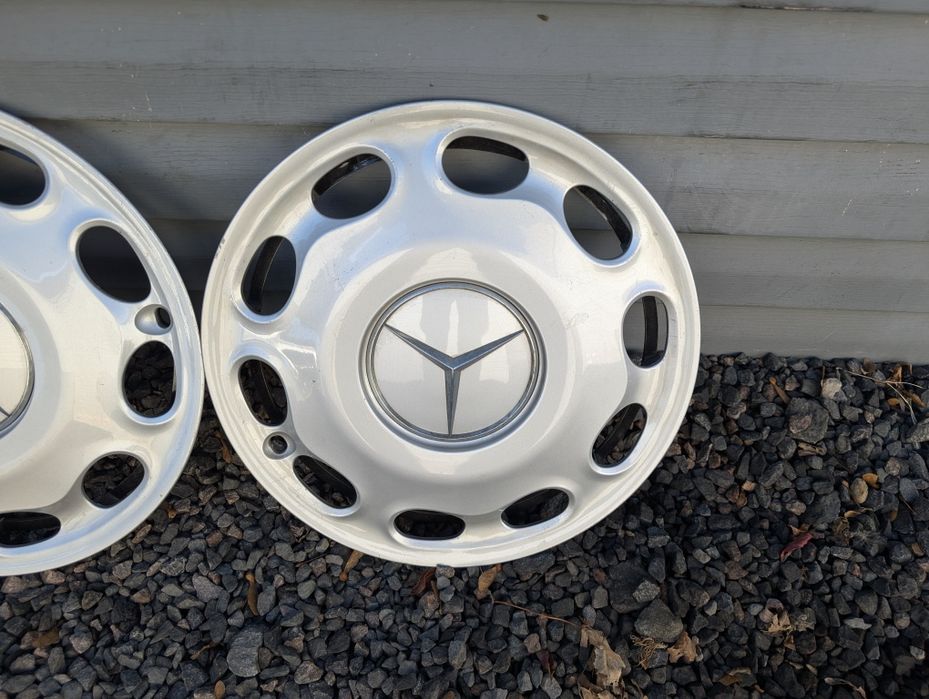 Оригінальні ковпаки Mersedes R15 в хорошому стані