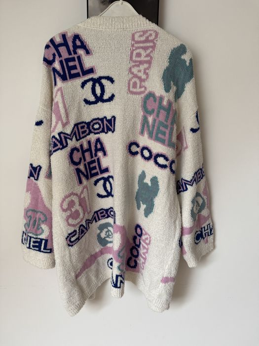 Kardigan Chanel………