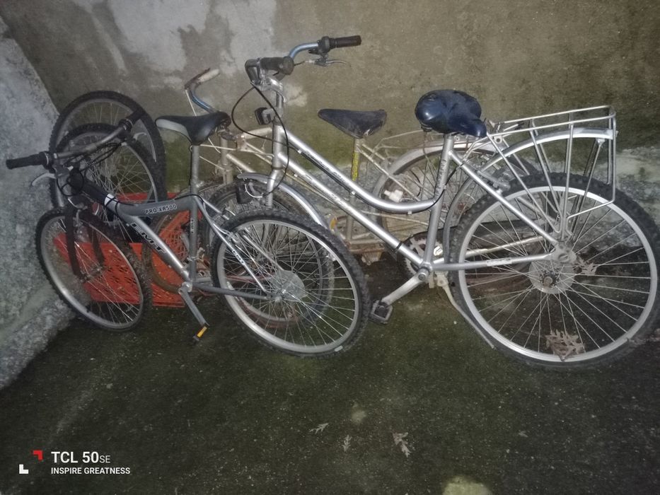 Três bicicletas antigas para restauro,duas são pasteleiras. 60€ três