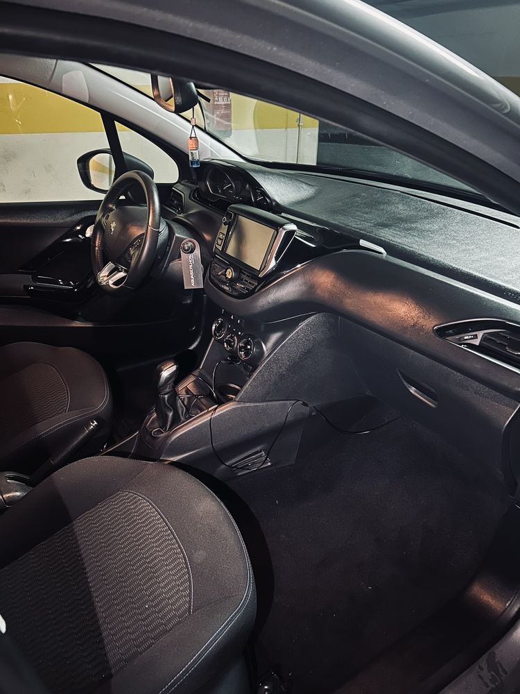 Peugeot  208 Semi Novo