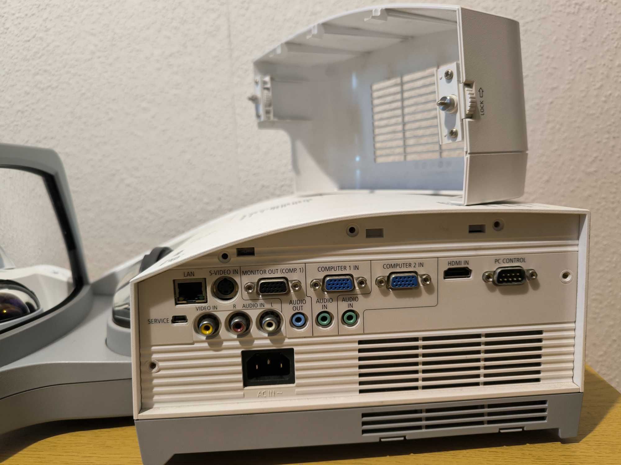 Projektor NEC NP250X DLP + Ekran GRATIS