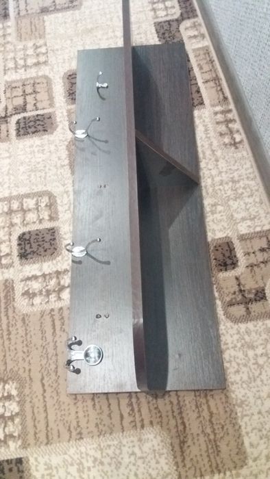 Продам на стіну вешалку