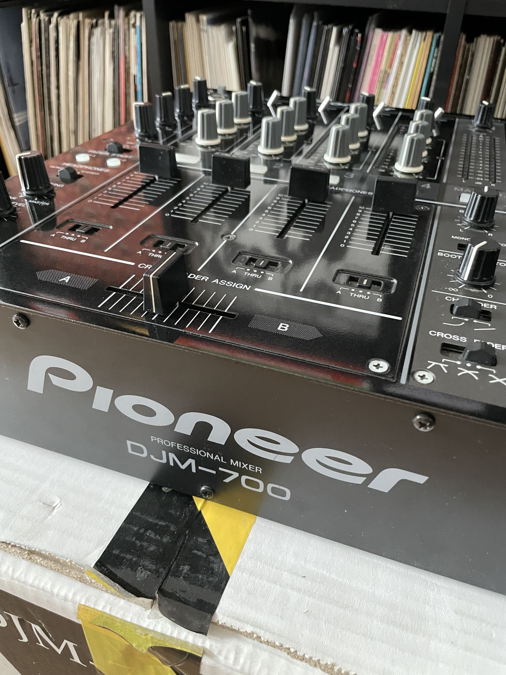 Mikser Pioneer DJM 700 czarny