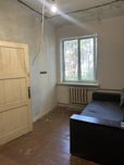 Продам 2-кімнатну квартиру, центр, 1-й поверх, стан ремонту