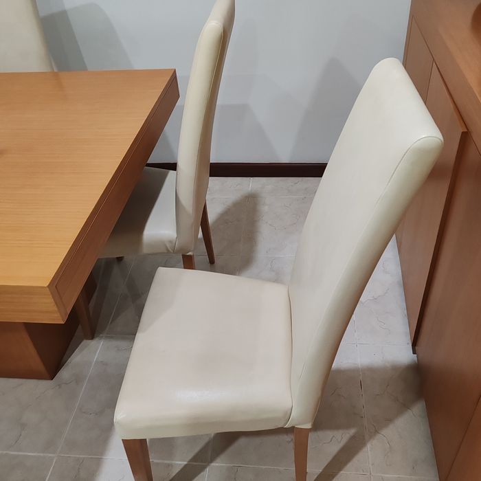 Mesa e Cadeiras Sala Cerejeira 1.80x1.20 extensível .2.30. 6 cadeiras