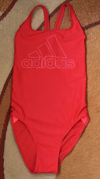 Купальник Adidas.
