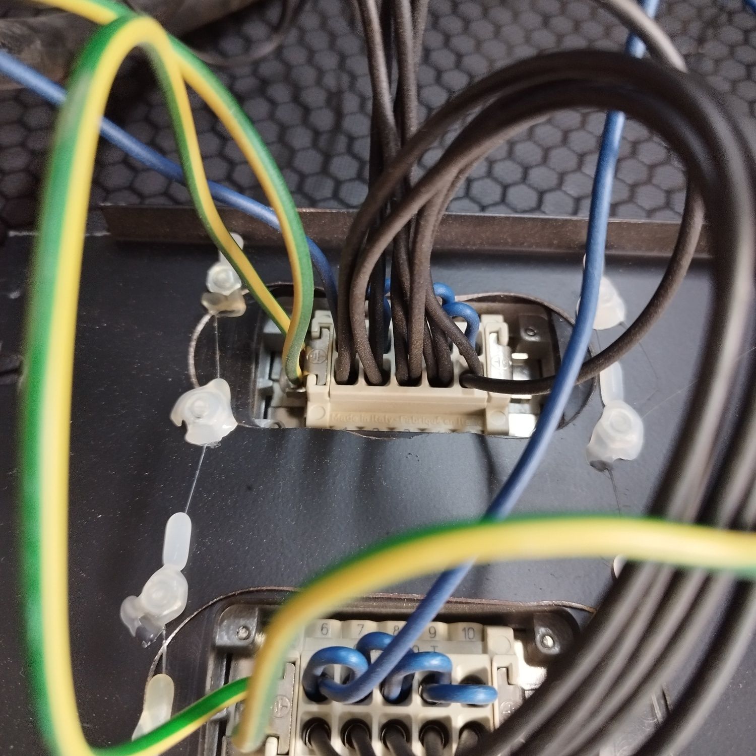 Panel rack, zlącze 32A, wieloparowe, złącze HARTING
