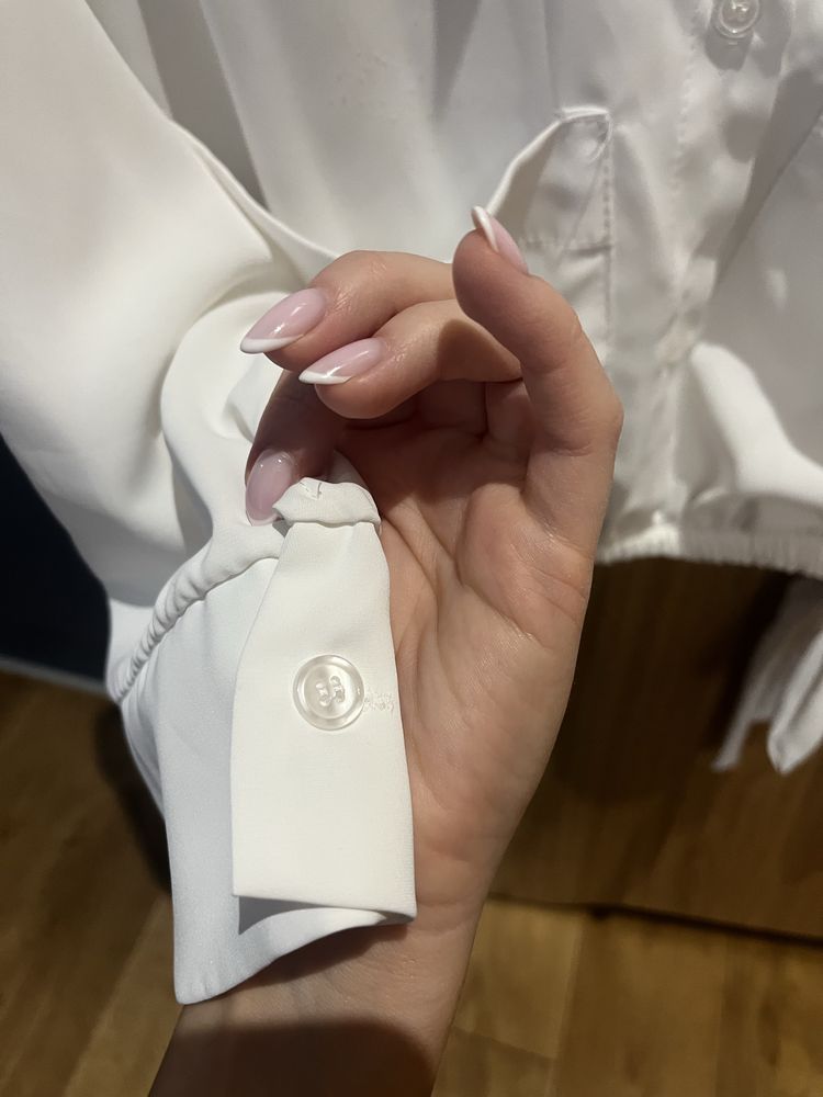 Krótka biała koszula crop top